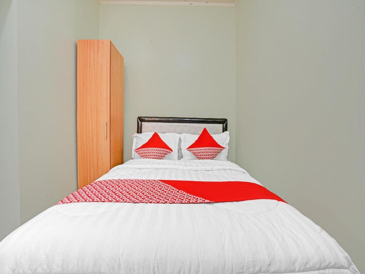 Hotel Oyo 90804 Oma Uti Syariah